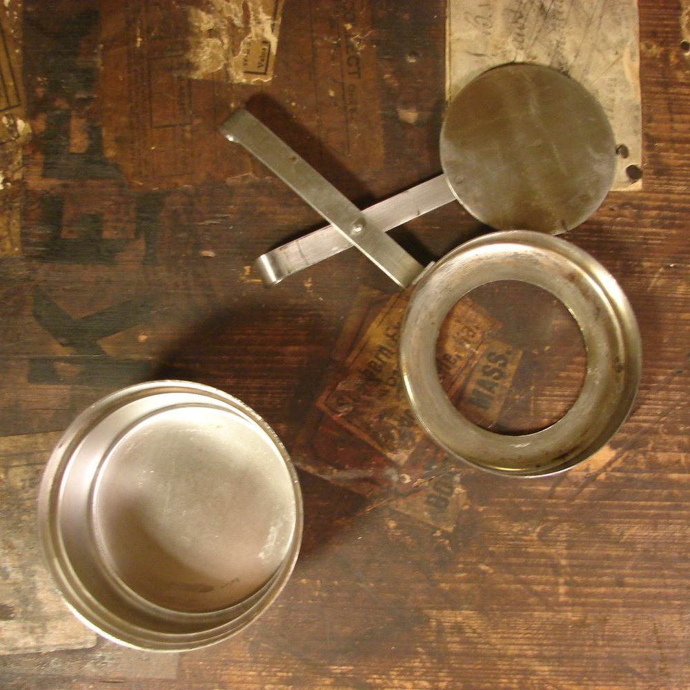 Royal Dolphin Japan 18-8 Stainless Steel fuel holder and lid for fondue set - Picture 4 of 11